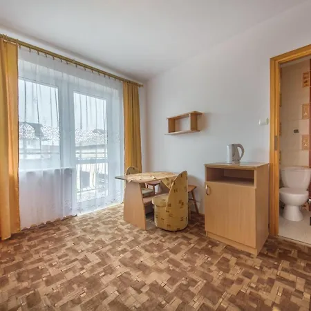 Δωμάτια σε οικογενειακή κατοικία Danusia